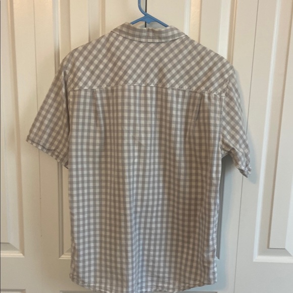 Gray Casual Button Down Shirt with Checkered Pattern - Picture 5 of 5
